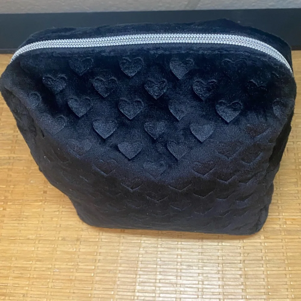 Juicy Couture Velvet Heart Toiletry Bag with Travel Bottle - NWOT - Picture 5 of 7